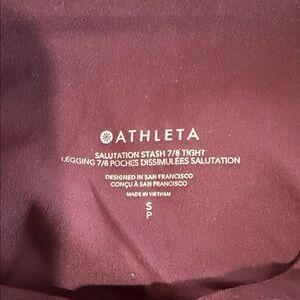 Athleta Salutation Stash 7/8 Tight Leggings in Burgundy